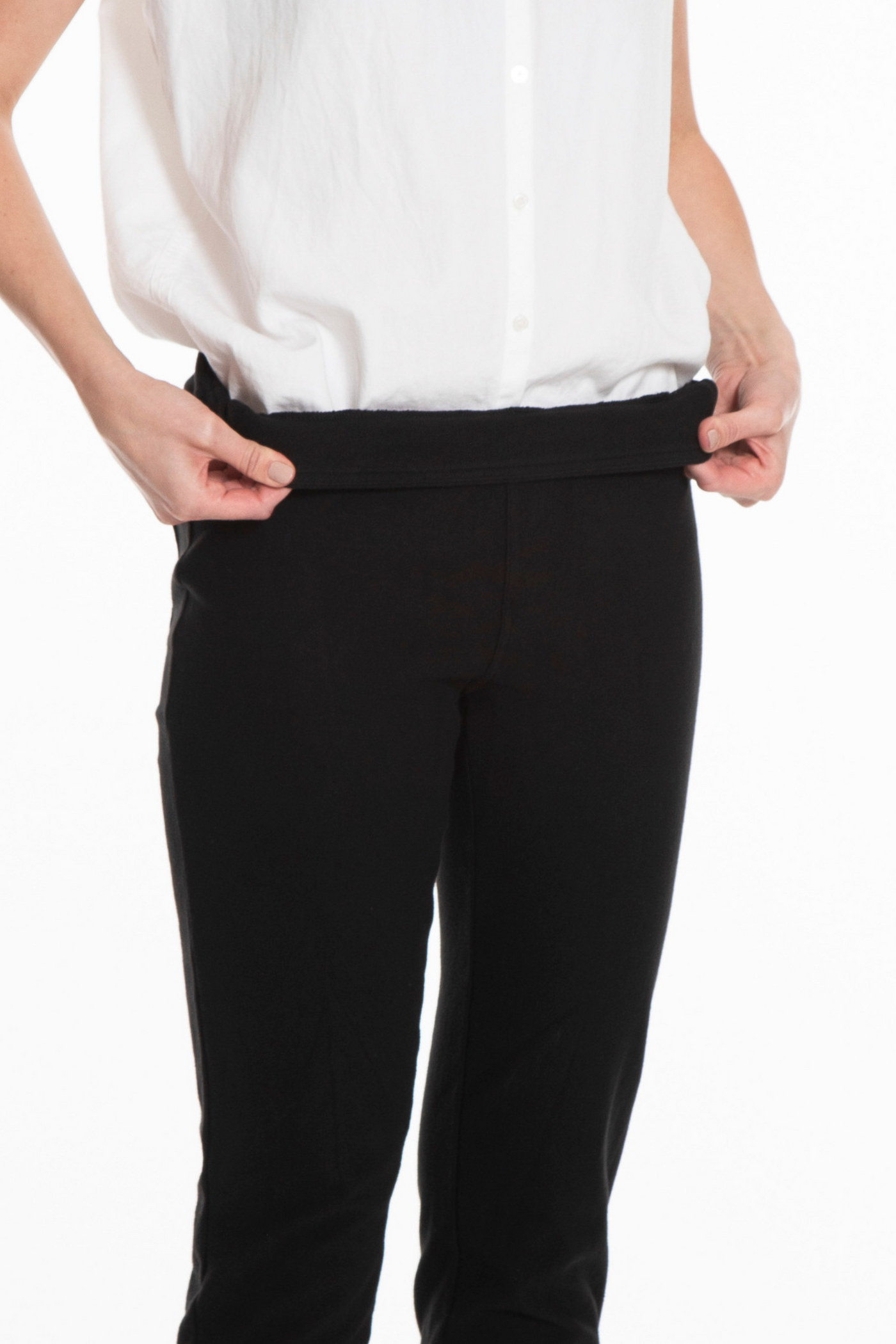 PULL-ON TULIP HEM ANKLE PANT - Black