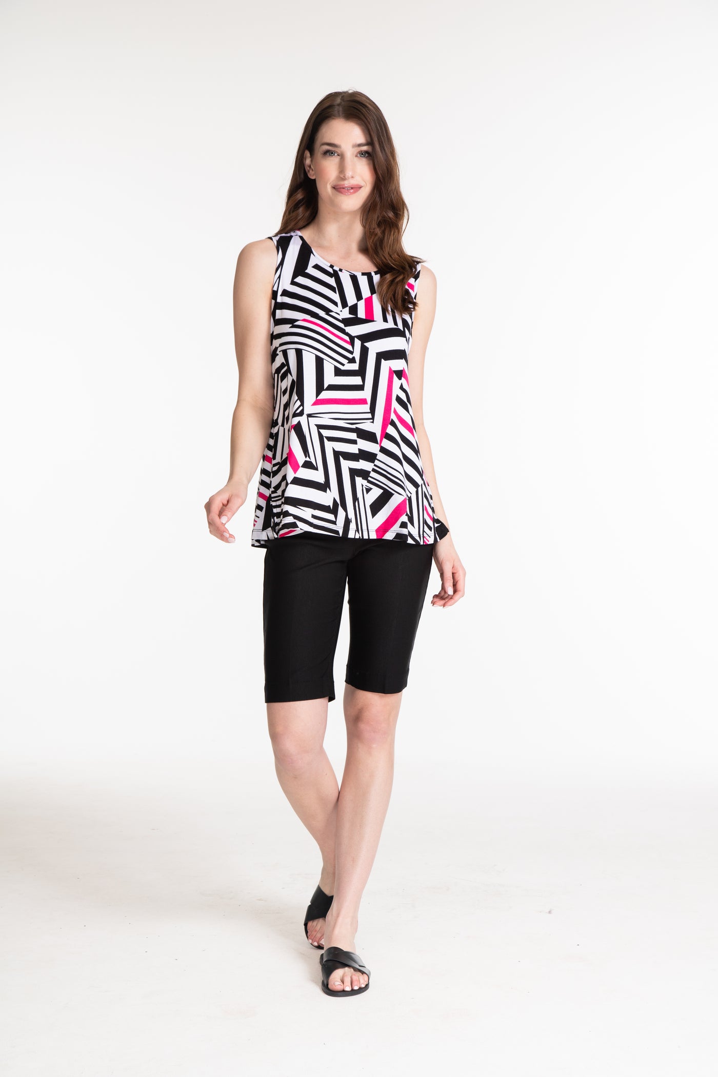 Pull-On Short With Real Front & Back Pockets - Black